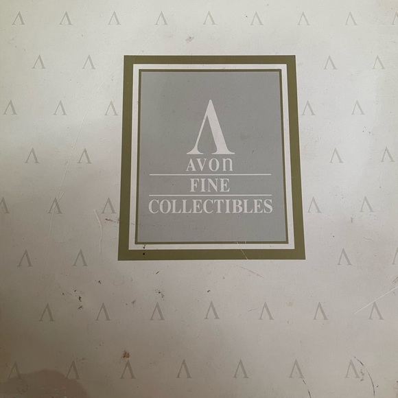 Sisters in Spirit. Vintage Avon collectible plate. - Picture 6 of 7